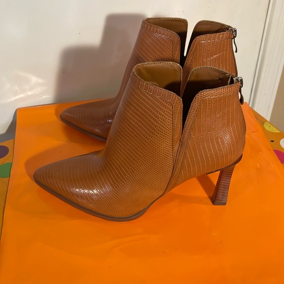 Ankle boots - Picture 3 of 9